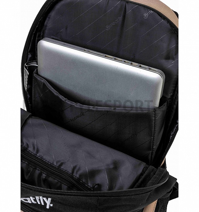 Batoh Meatfly BASEJUMPER 22 NOUGATH