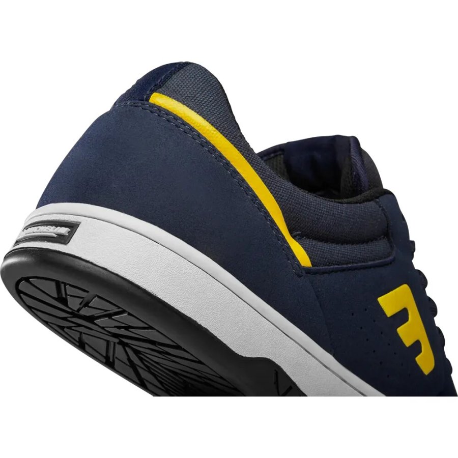 enisky ETNIES MARANA